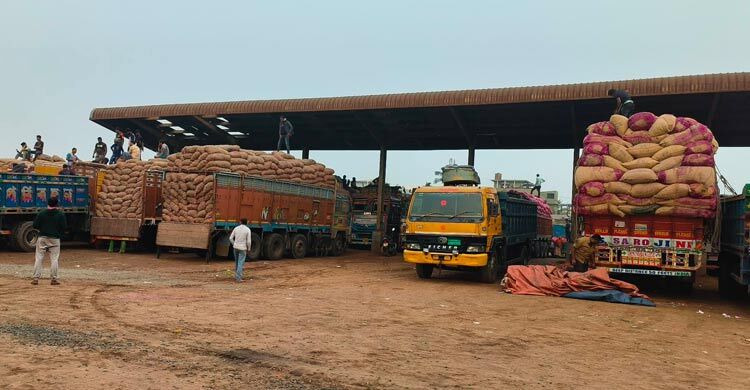 ১০ দিন ভোমরা স্থলবন্দরের আমদানি-রপ্তানি কার্যক্রম বন্ধ